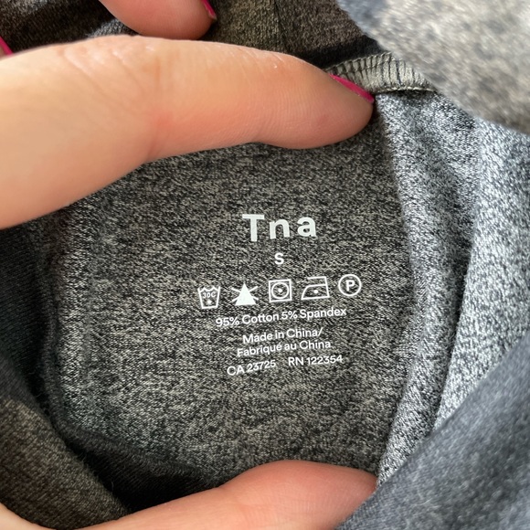 TNA camo mock neck crop top - Picture 3 of 3